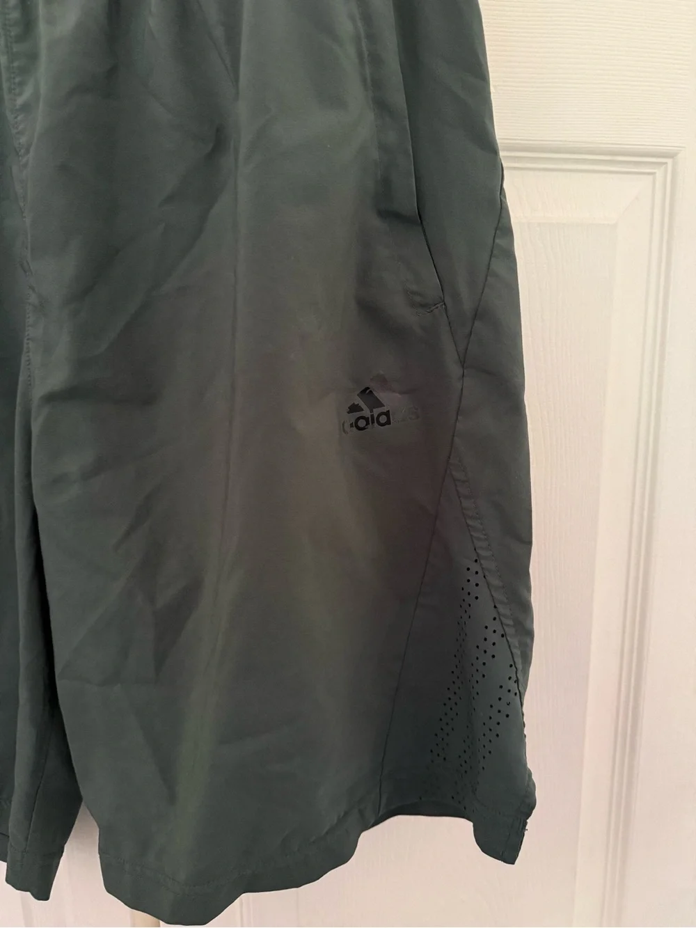 Adidas Men's Olive Green Basketball Active Shorts Gym Shorts Green Black Large